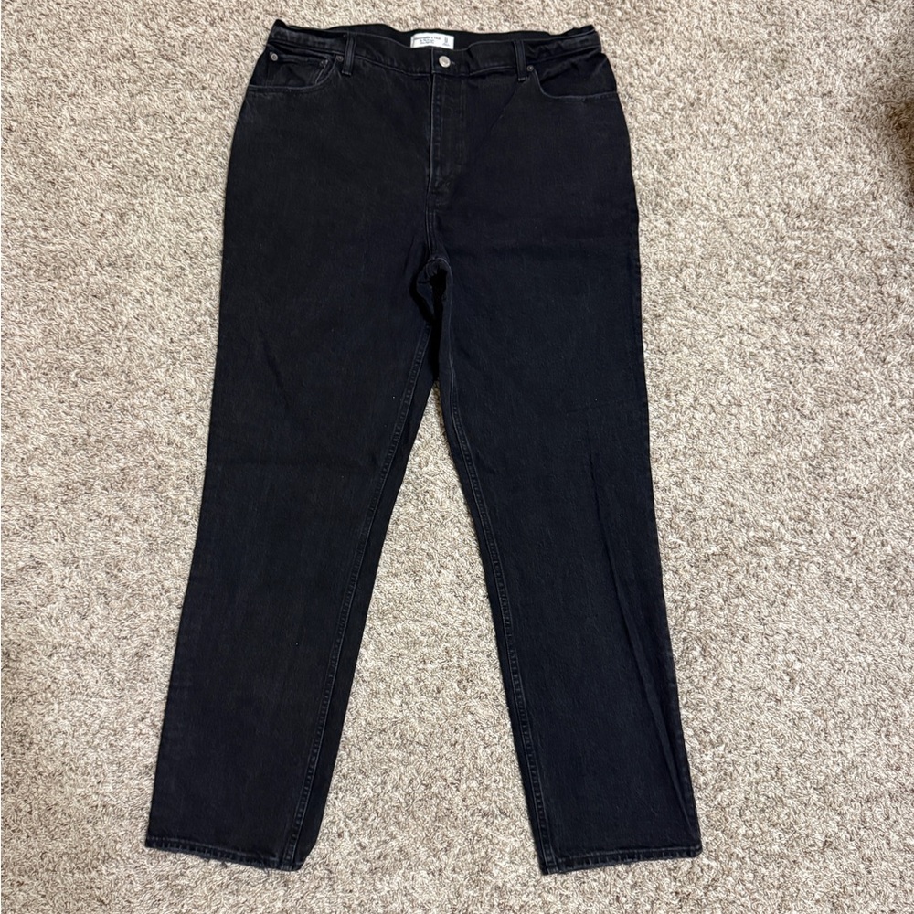 Abercrombie & Fitch - 90s Straight Ultra High Rise Jean